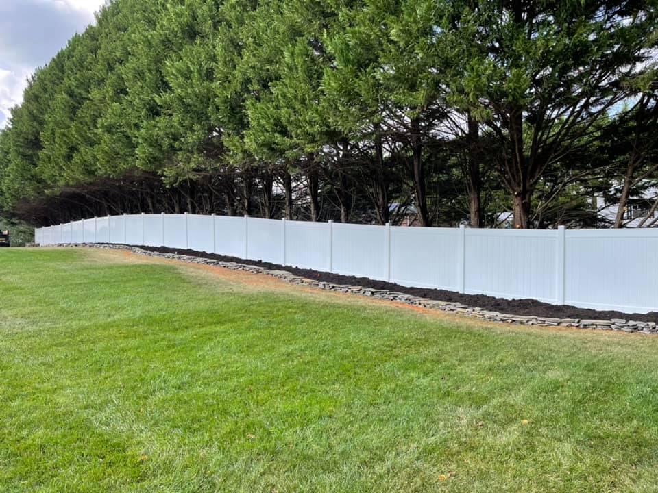 Vinyl Fences White vinyl fence in Hickory NC